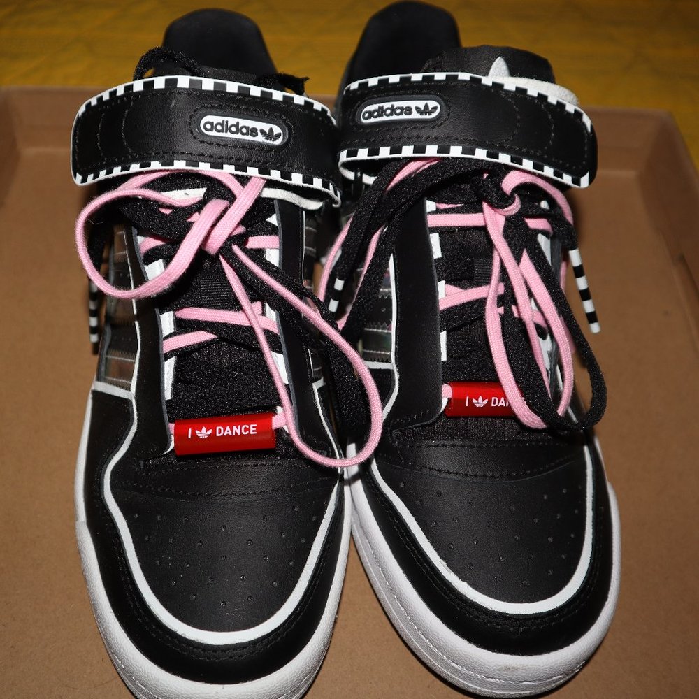 Adidas sneaker